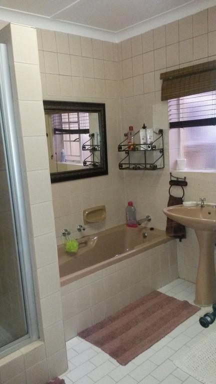 The Birches Backpacker Lodge Randburg Ngoại thất bức ảnh