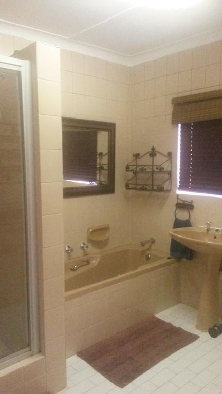 The Birches Backpacker Lodge Randburg Ngoại thất bức ảnh