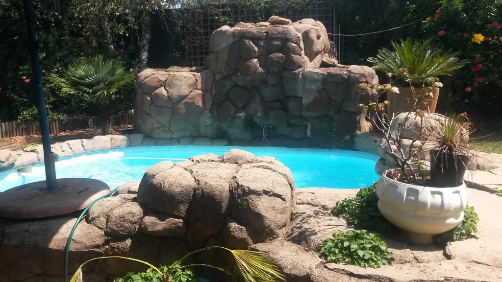 The Birches Backpacker Lodge Randburg Ngoại thất bức ảnh