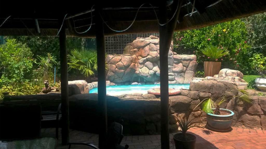 The Birches Backpacker Lodge Randburg Ngoại thất bức ảnh